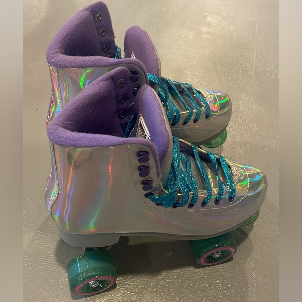 Impala holographic skates women’s size 9 & three piece safety gear set size L